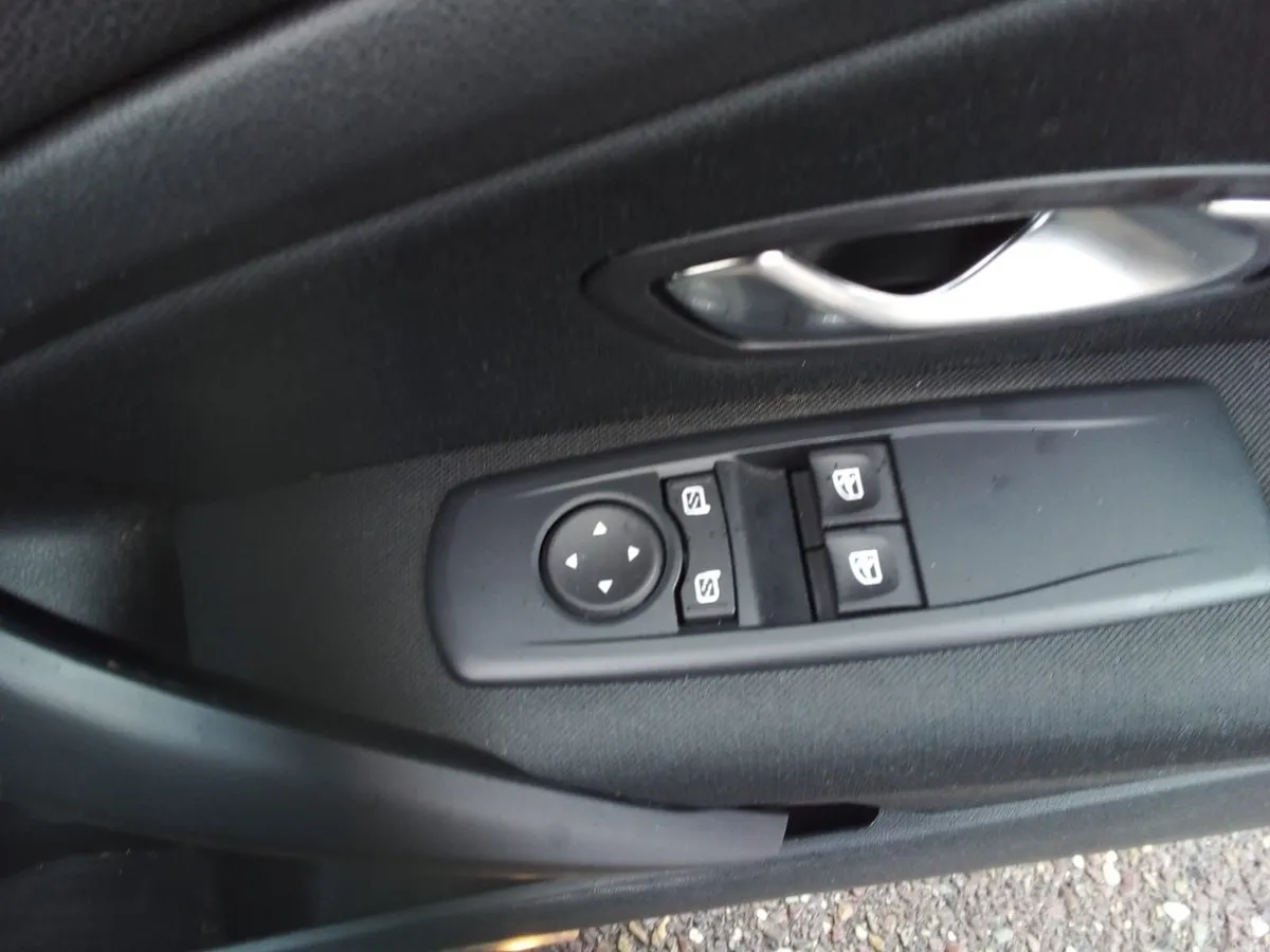 2010 RENAULT MEGANE DIESEL NCTD 3/27 - Image 4