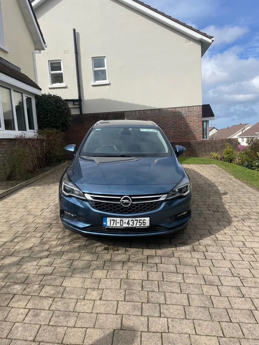 Opel Astra Elite-Estate-Automatic-Diesel-2017 - Image 2
