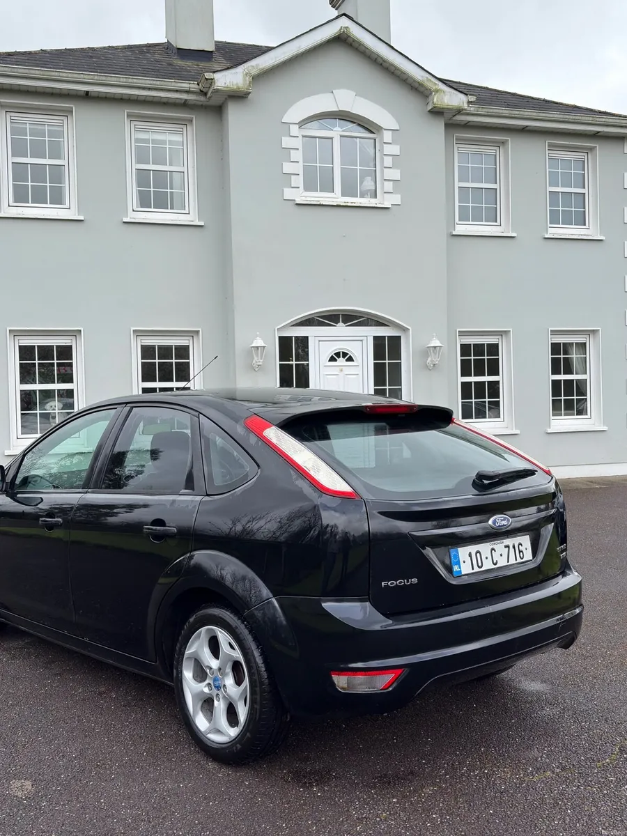 Ford Focus Style 2010 - Image 2