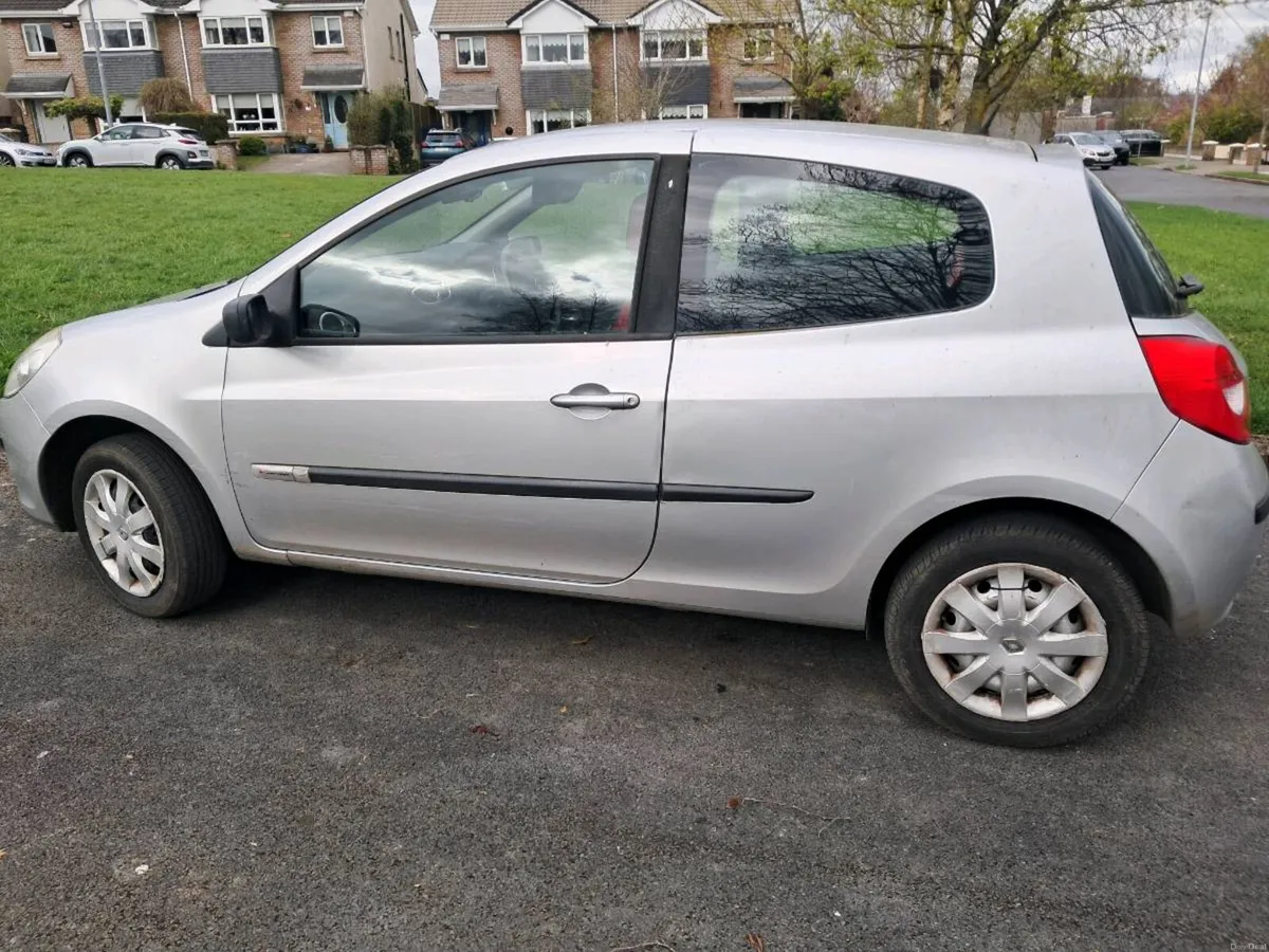 Renault Clio - Image 2