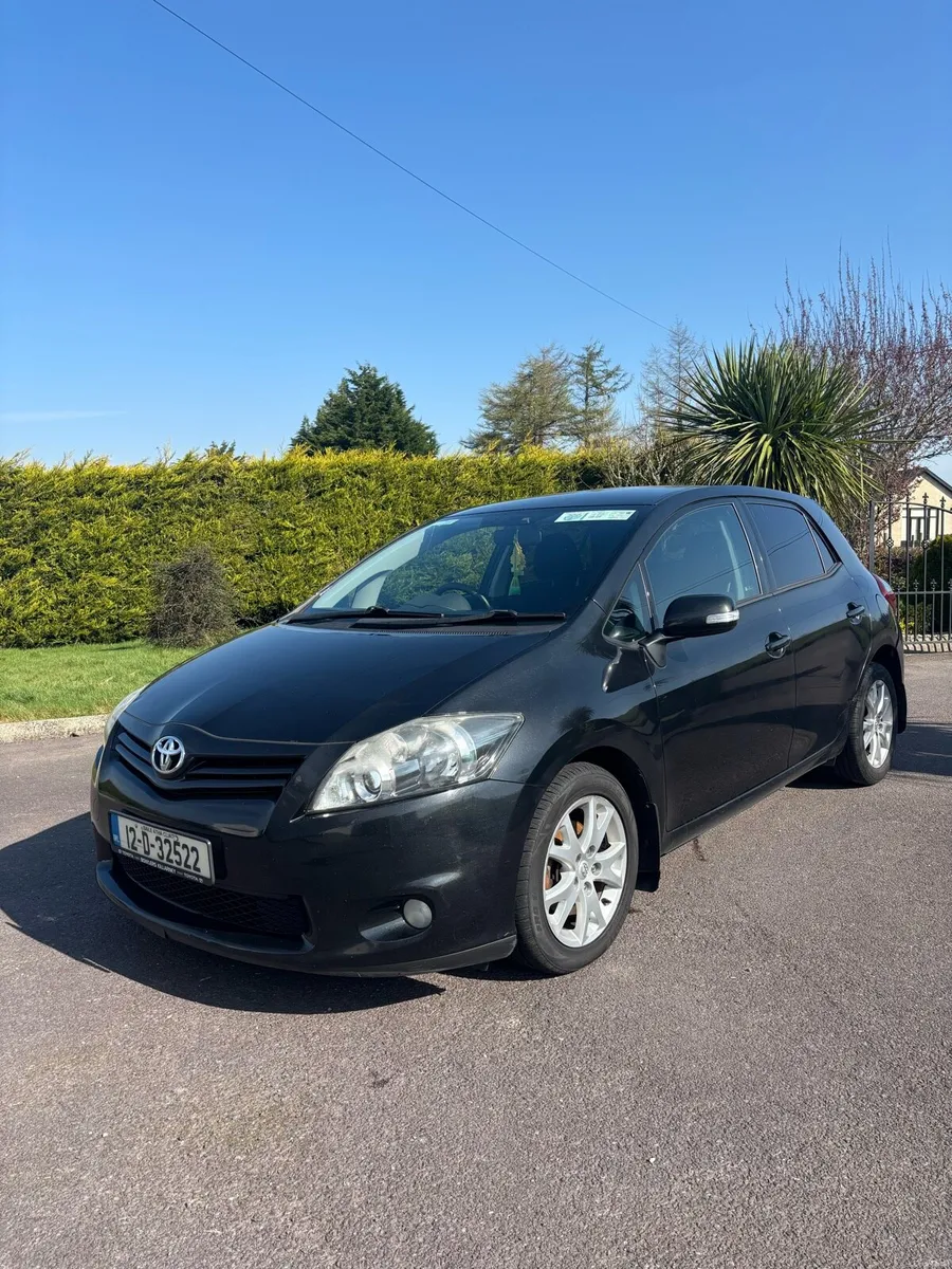 2012 Toyota Auris (Luna sport ) - Image 2
