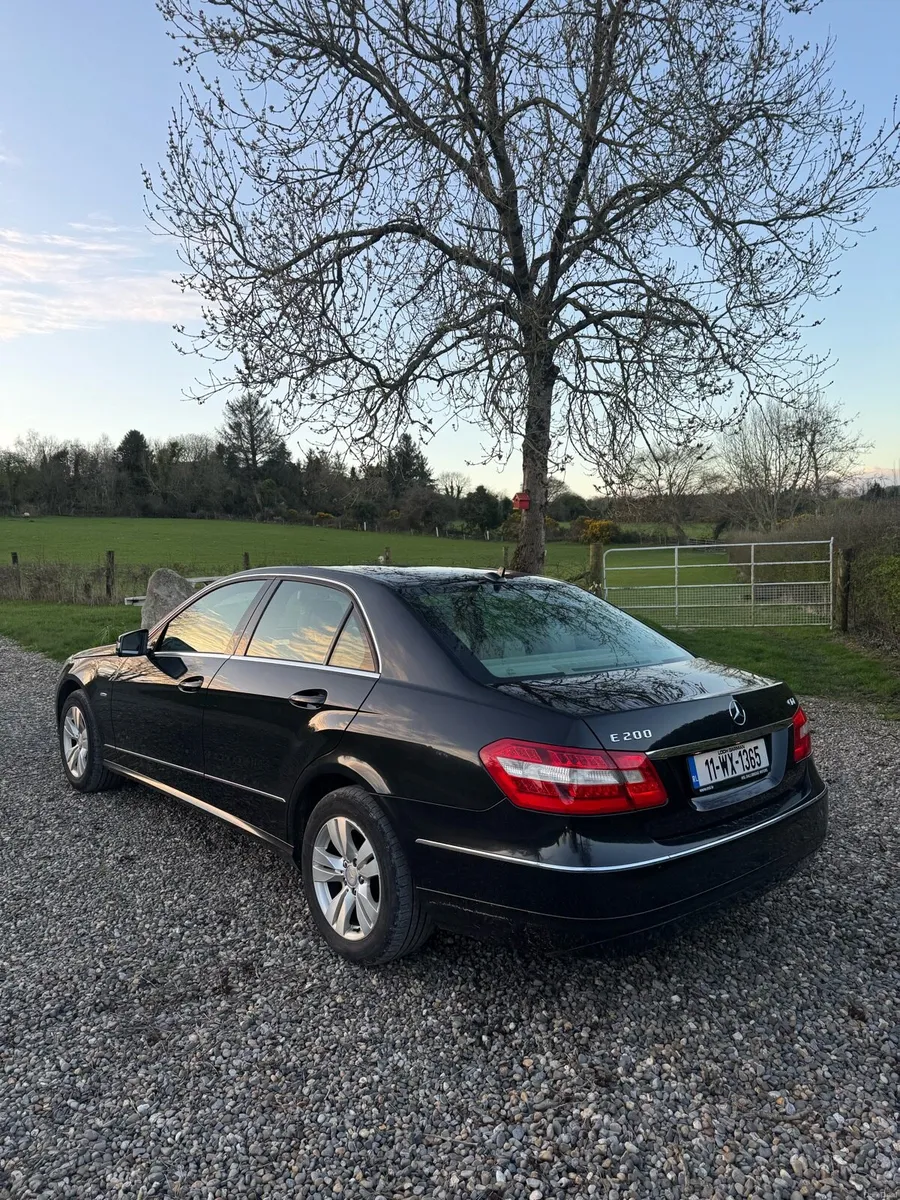 Mercedes E200 - Image 2