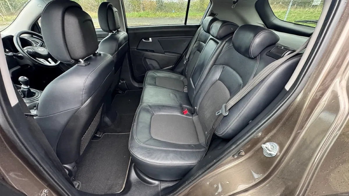 Kia Sportage 2012 - Image 2