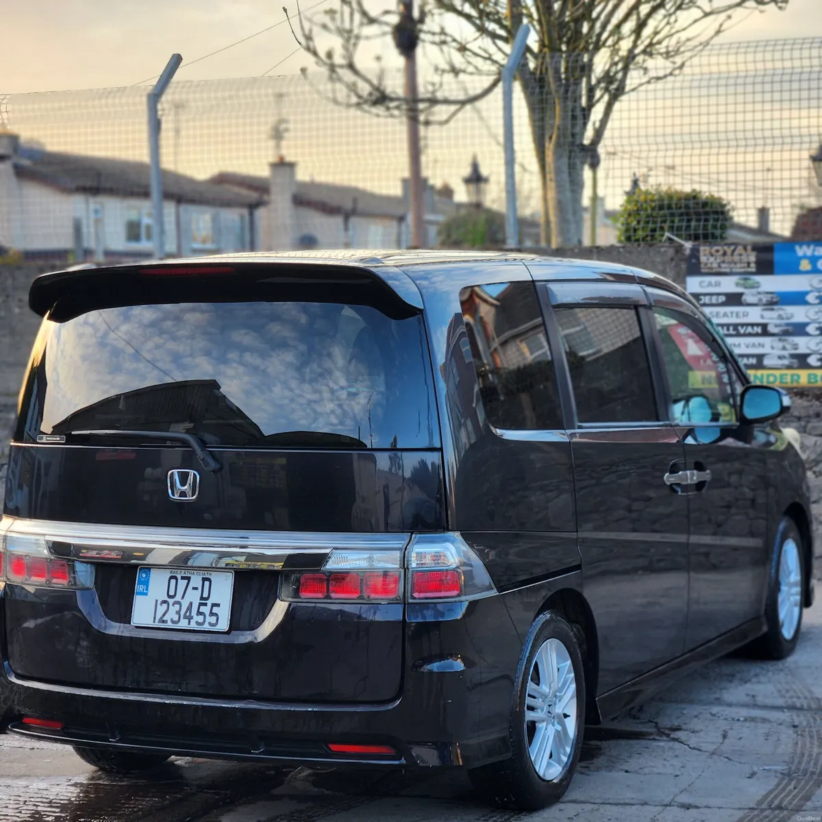 2007 Honda Stepwagon  Automatic - Image 3