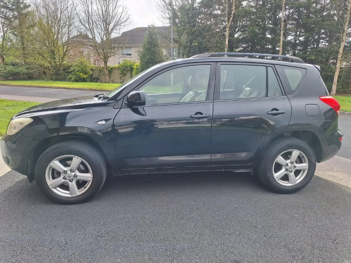 Toyota RAV4 2007 - Image 1