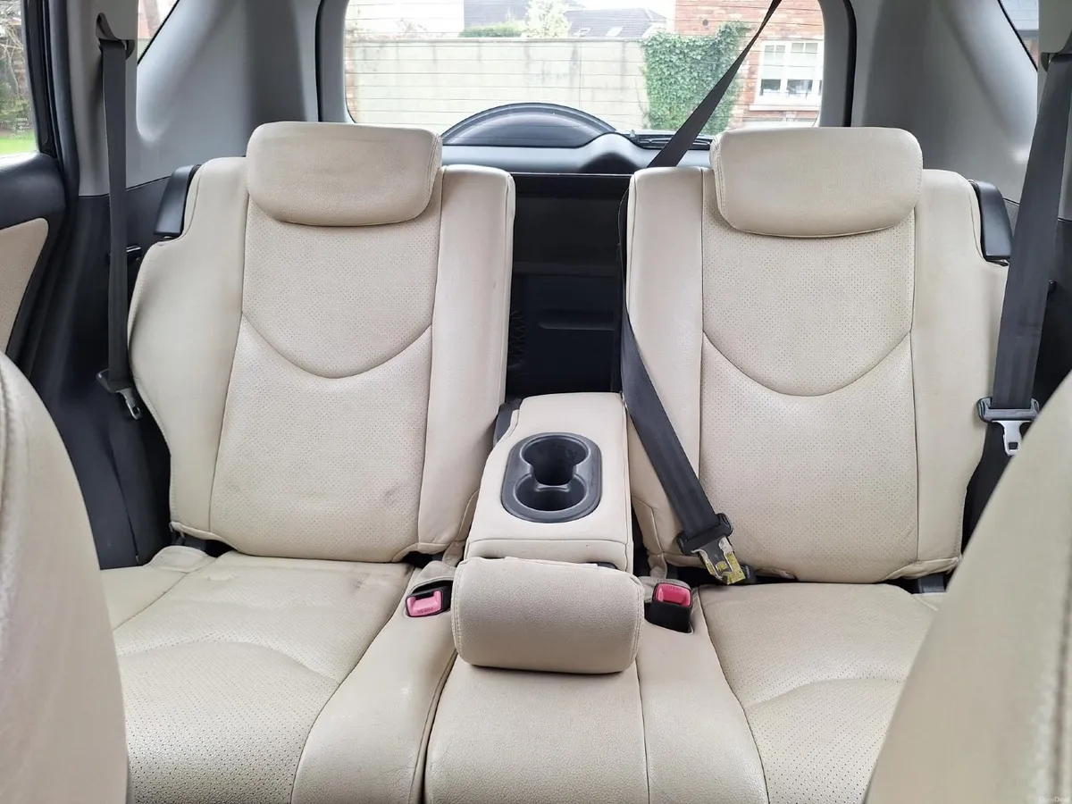 Toyota RAV4 2007 - Image 2