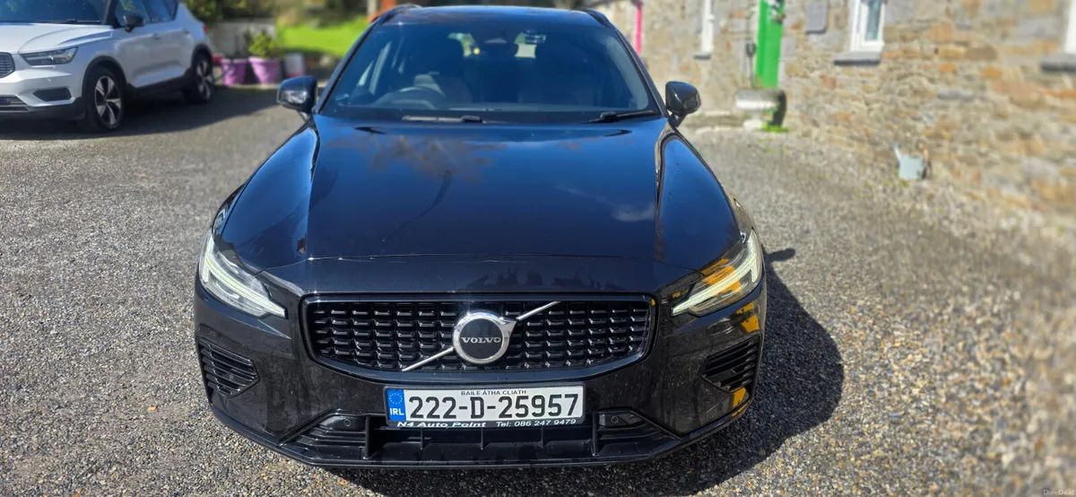 VOLVO V60 R DESIGN DARK EDITION T6 - Image 3