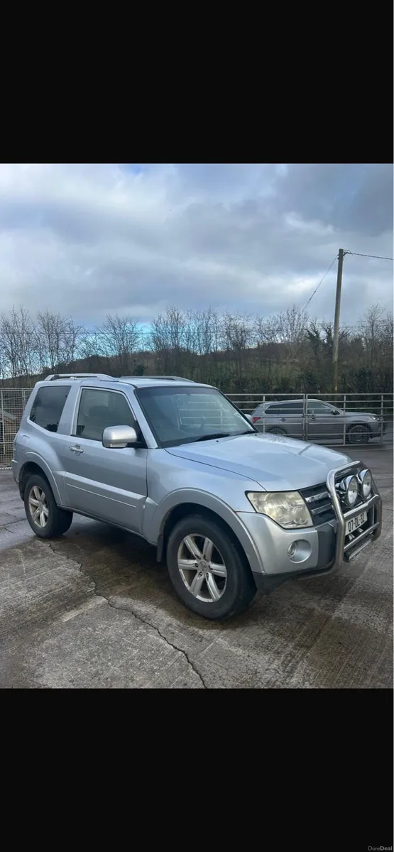 Mitsubishi pajero Jeep - Image 1