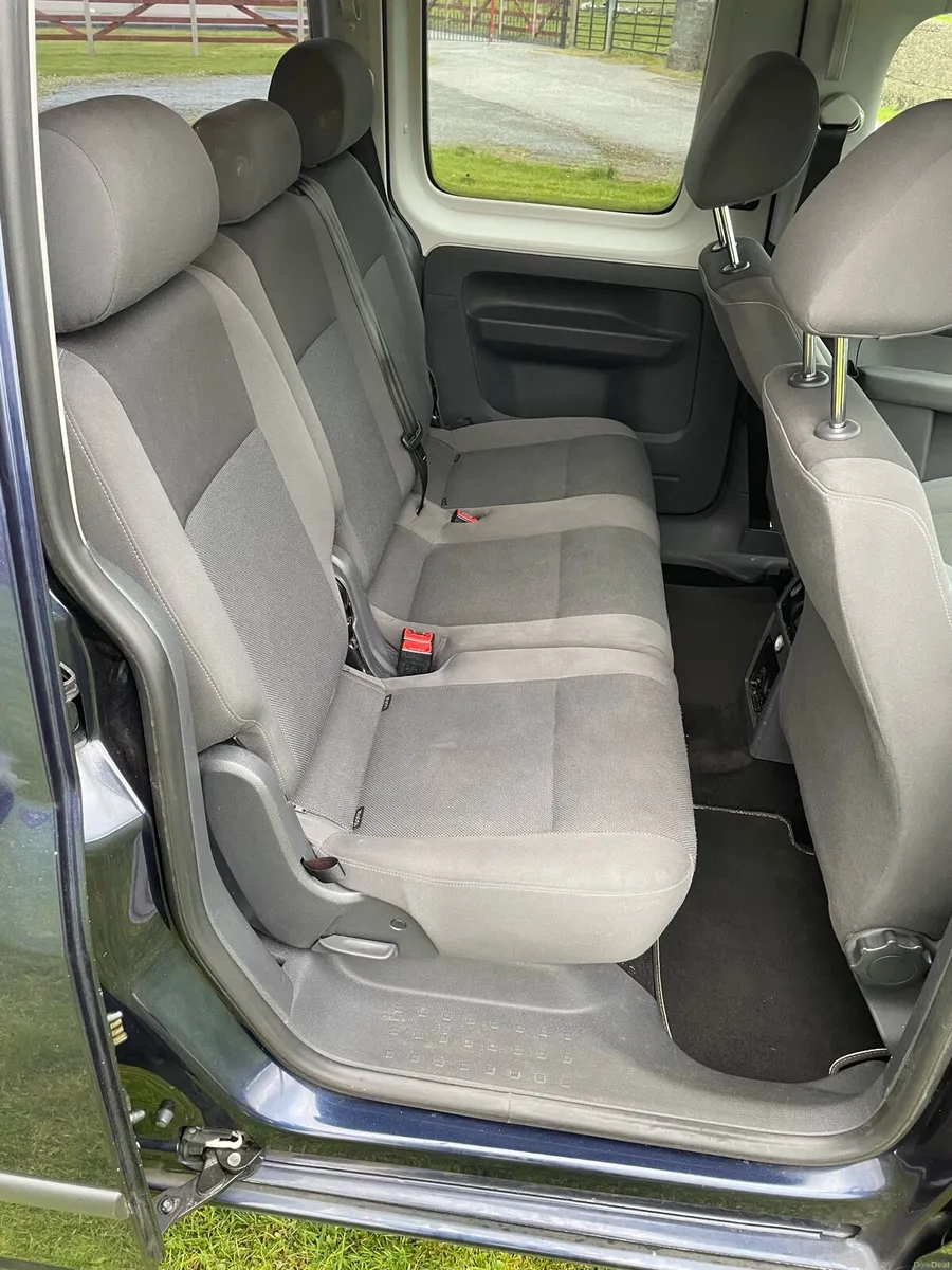 Car - Image 6