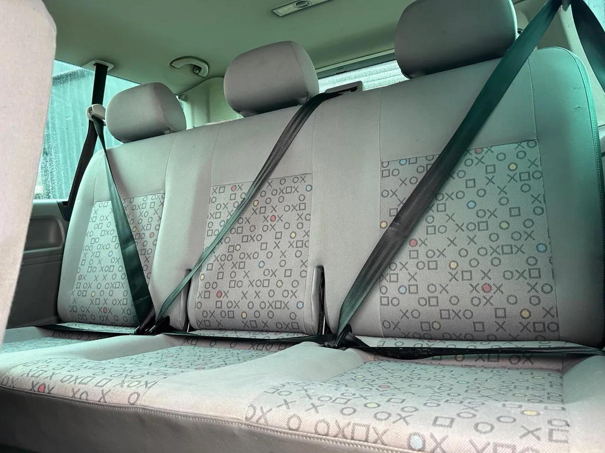 VW Transporter Shuttle - Image 3