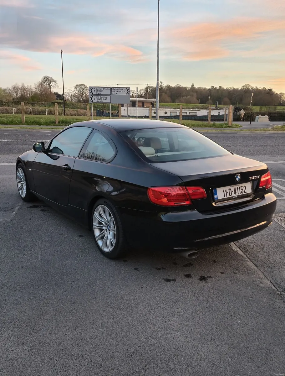 BMW 3-Series 2011 - Image 1