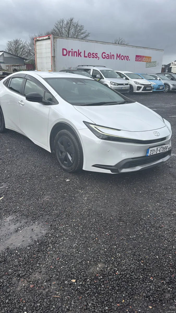 Toyota Prius 2023 - Image 3
