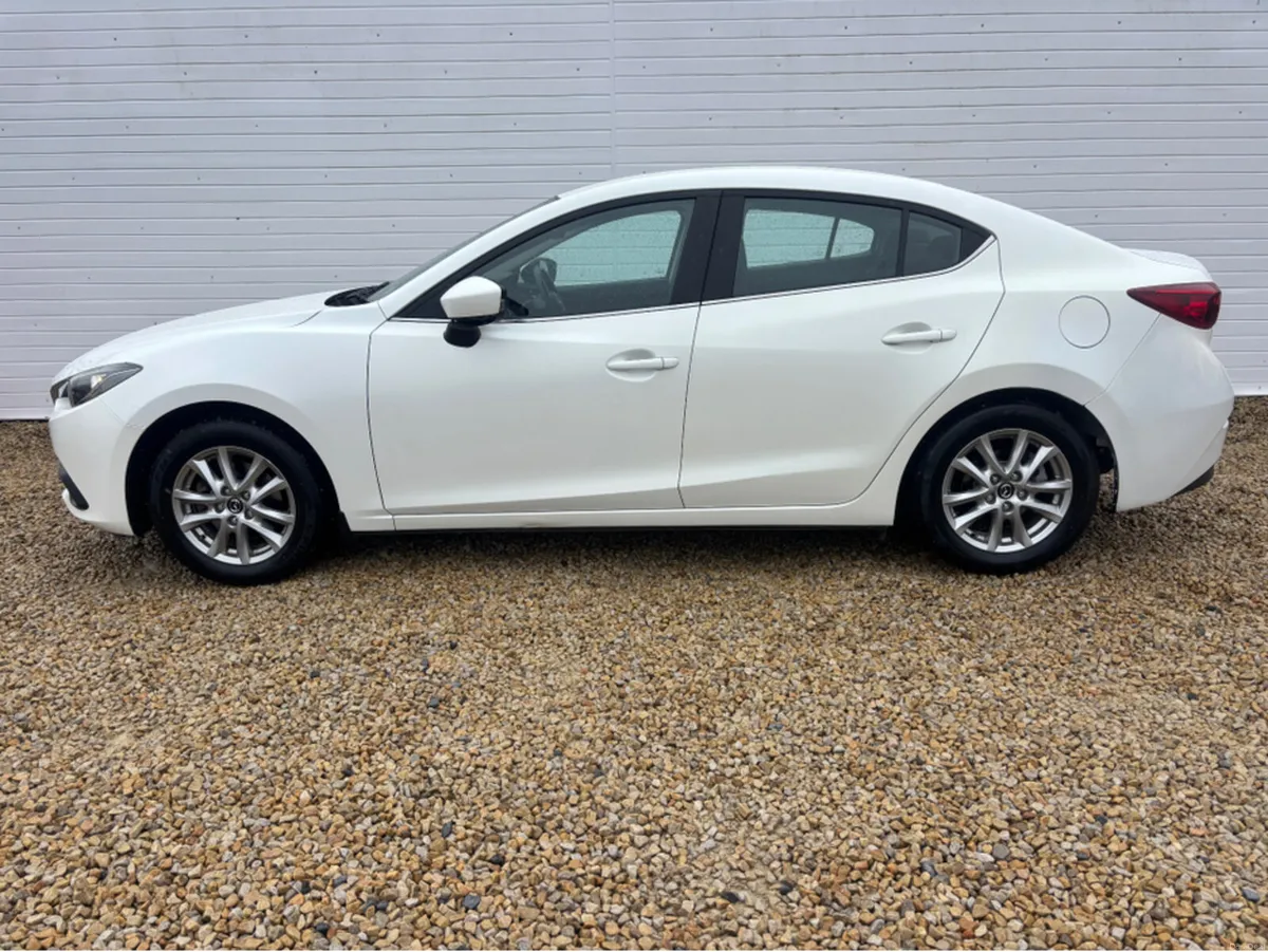 Mazda Mazda3 1.5 D 105PS EXECUTIVE IPM 4 - Image 2