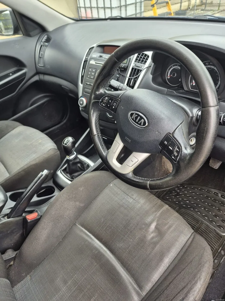 Kia Ceed 2011 - Image 4