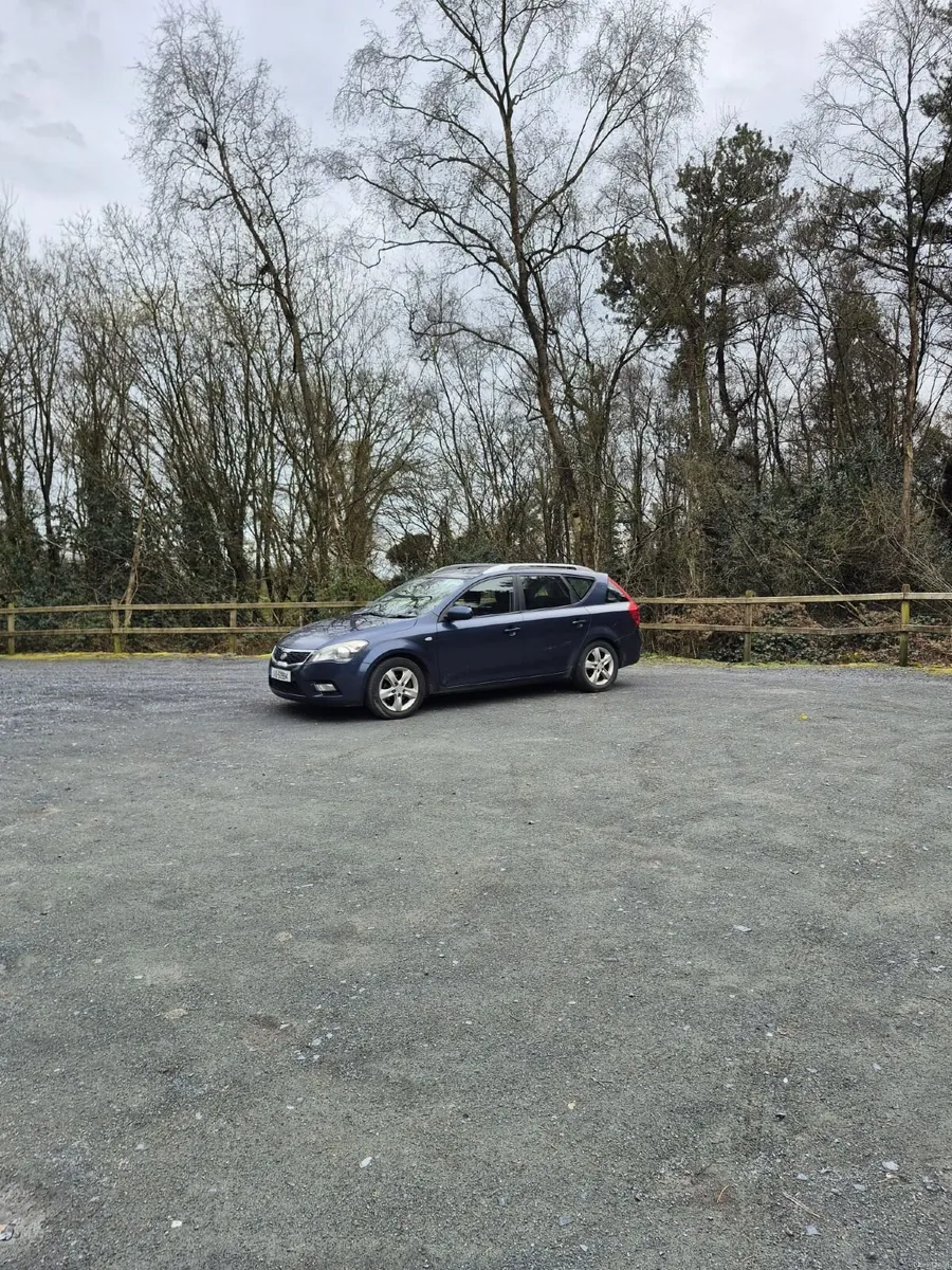 Kia Ceed 2011 - Image 2