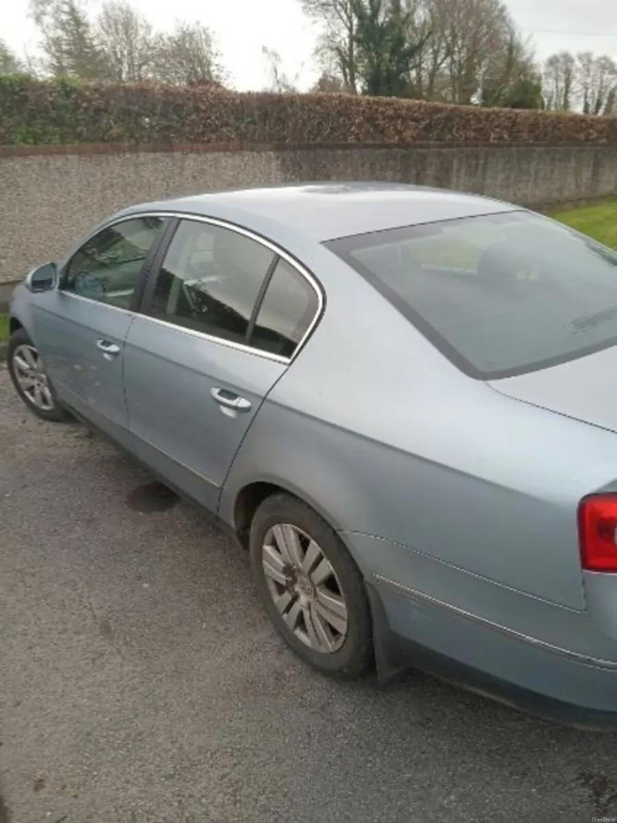 Volkswagen Passat 2008 - Image 2