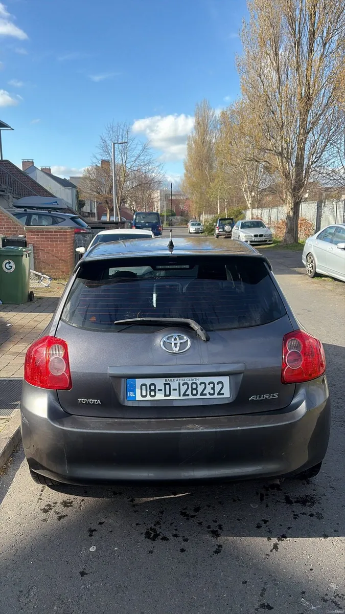 Toyota auris 2.2 diesel - Image 4