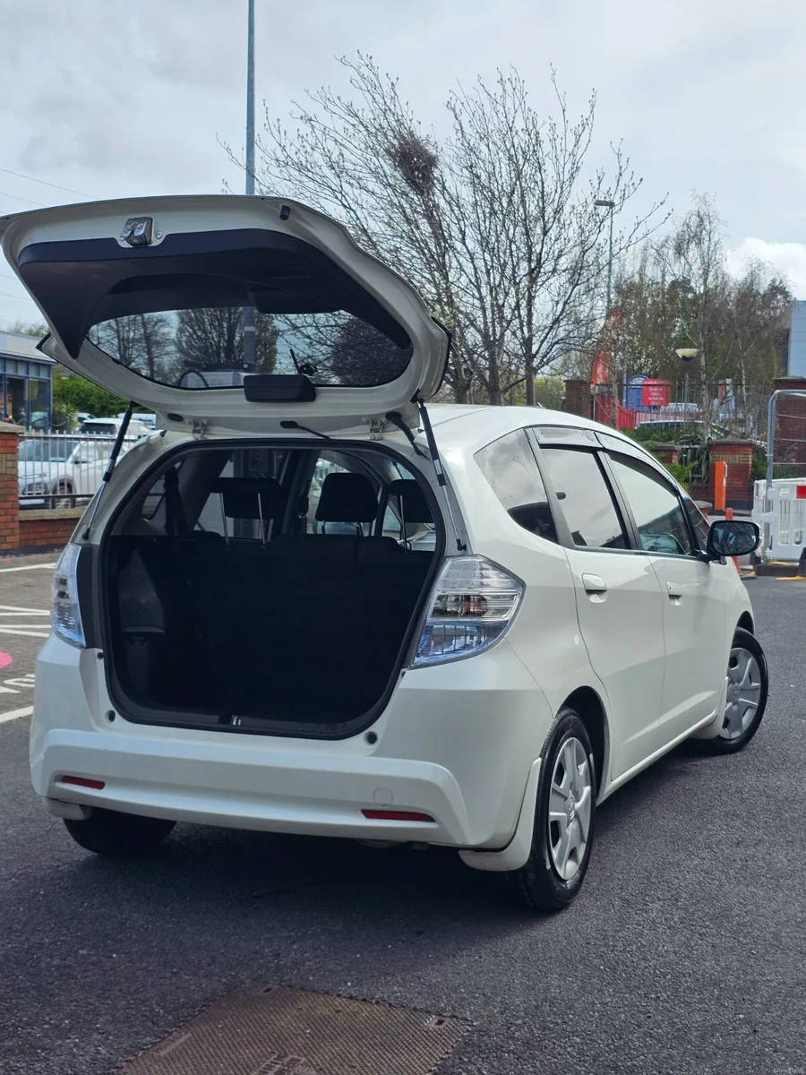 Honda Fit 2012 Hybrid - Image 2