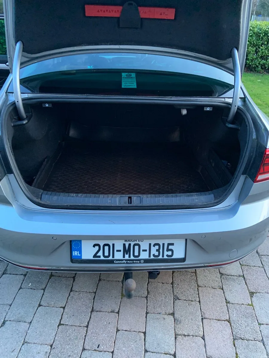 Volkswagen Passat Elegance 2.0TDI - Image 4