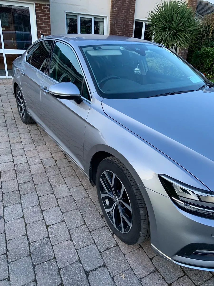 Volkswagen Passat Elegance 2.0TDI - Image 2