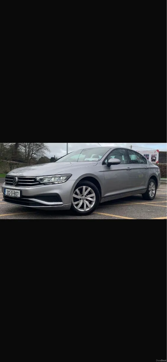 Volkswagen Passat - Image 1