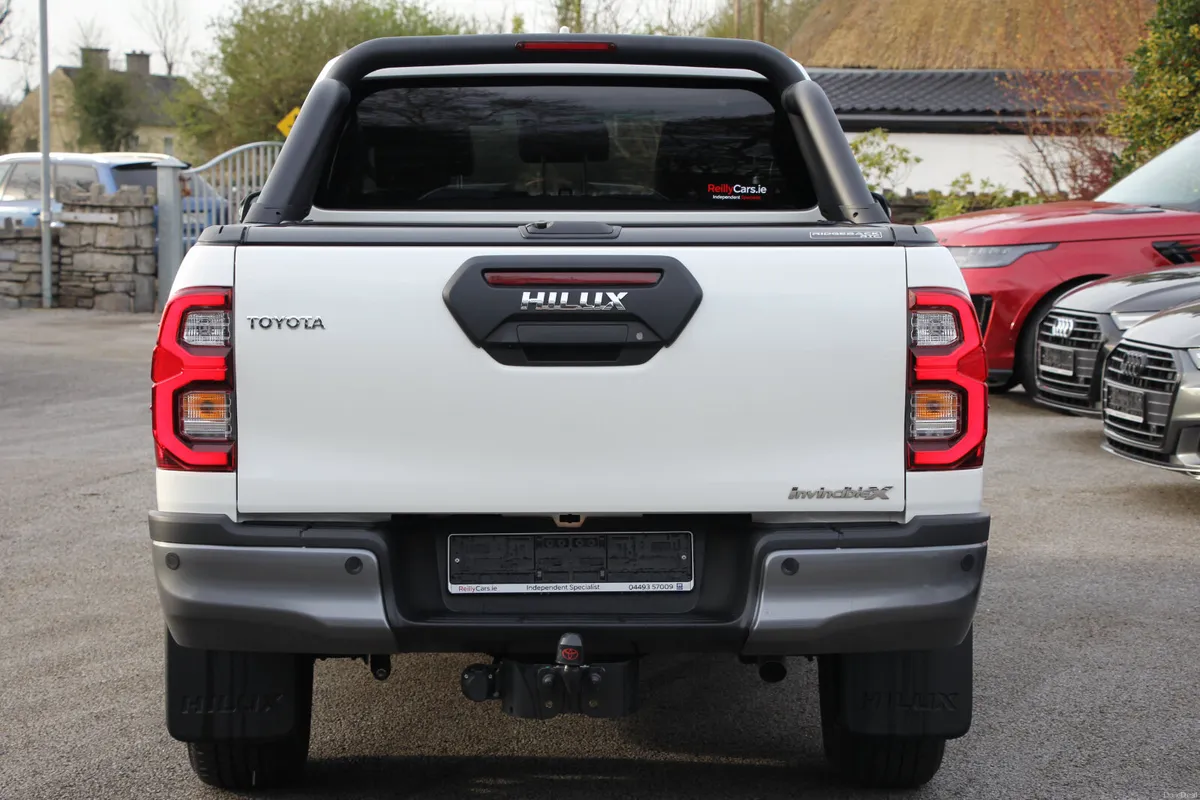 Hilux Invincible X *360 cameras* Rear heated seats - Image 4