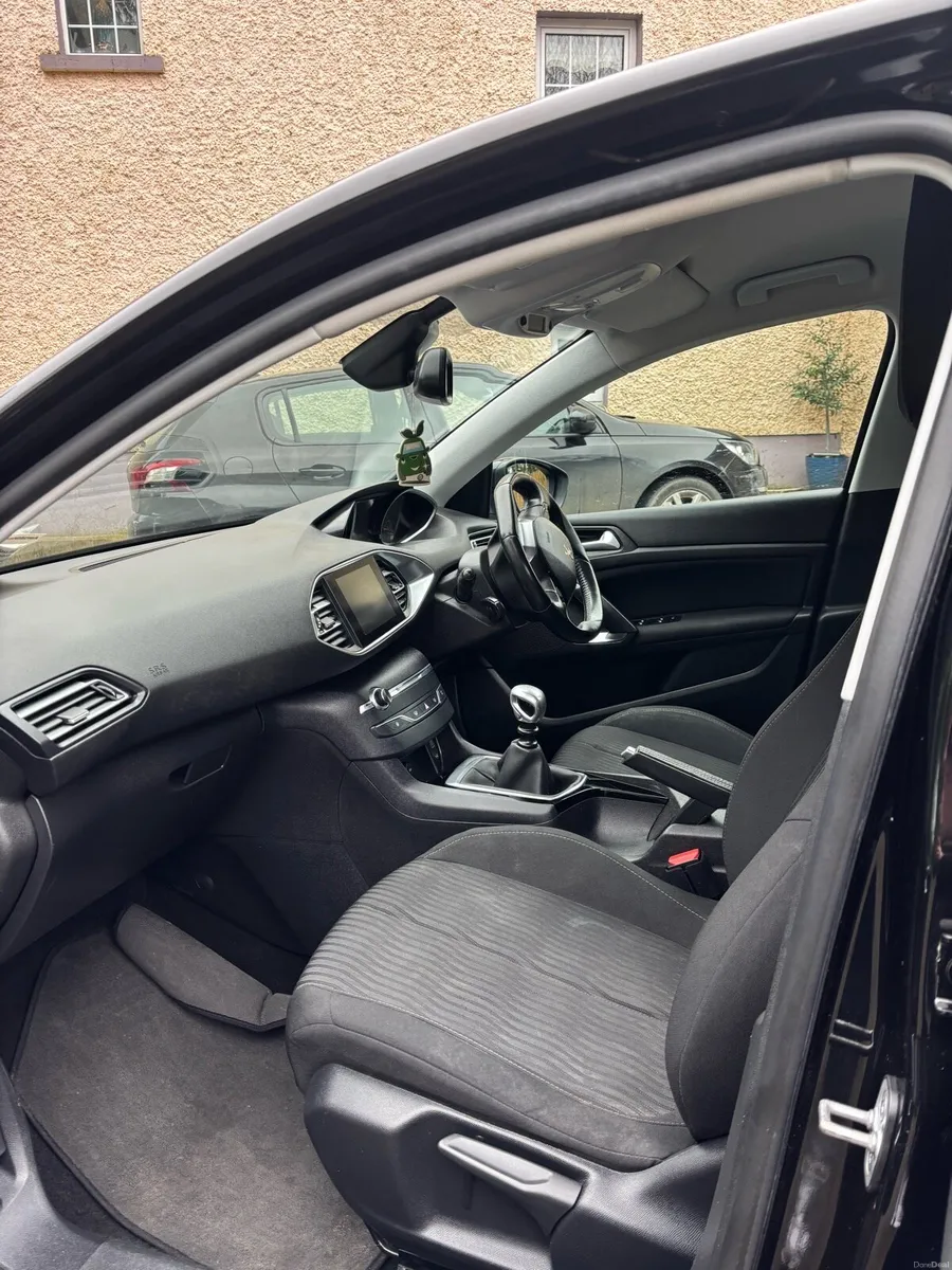 Peugeot 308 2017 1.6 Diesel - Image 5
