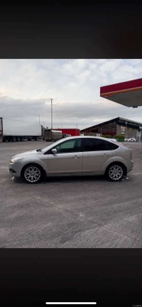 Ford Focus 2009 - Image 2