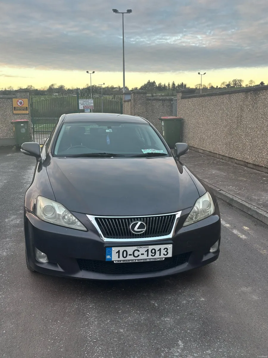 2010 Lexus IS220D - Image 1