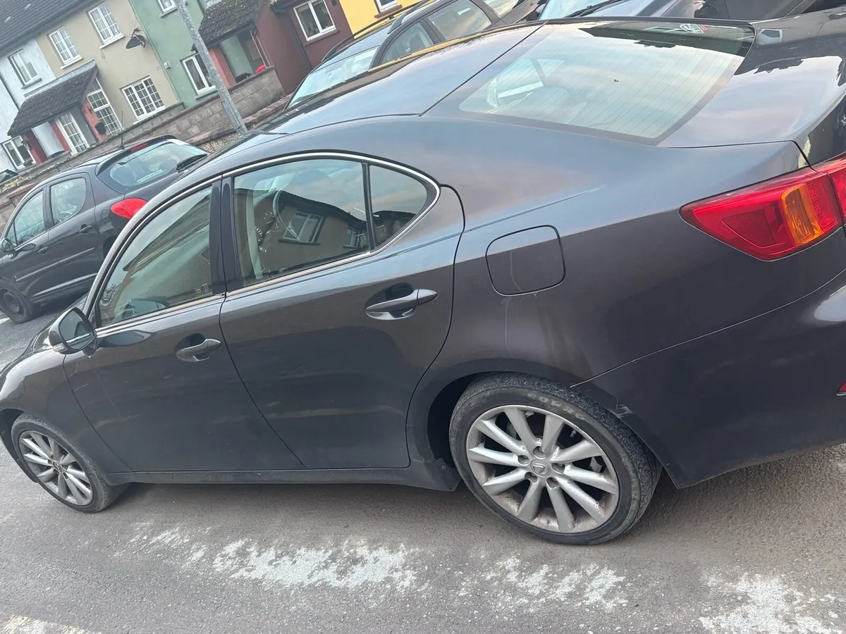 2010 Lexus IS220D - Image 3