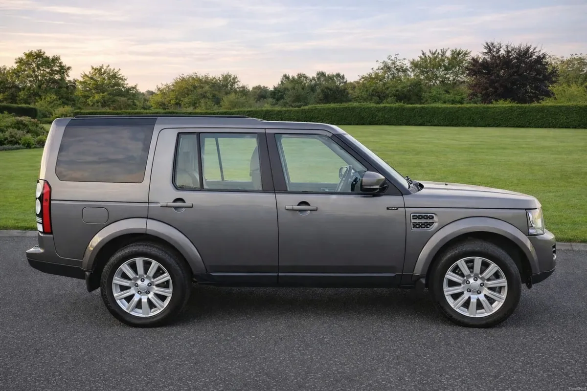 152 Stunning Discovery  5 seat  €333 tax CrewCab - Image 3