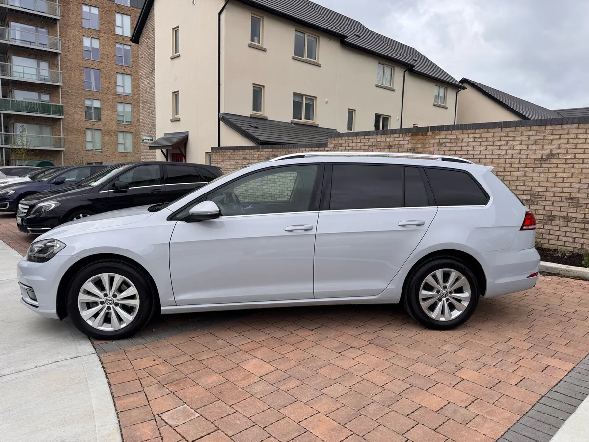 Golf 2017 Auto | Low KM (58k)| High Spec - Image 4