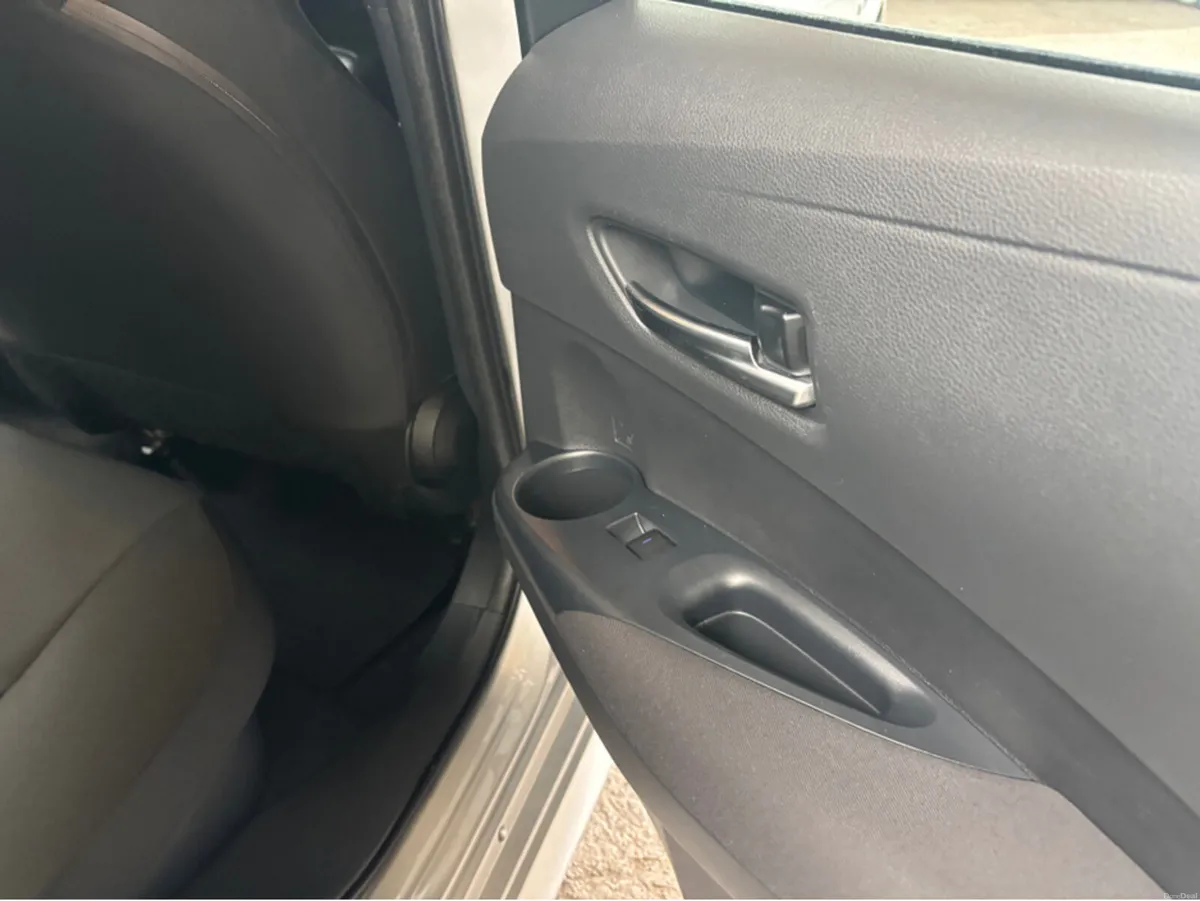 Toyota Corolla HYBRID LUNA H/B AUTO A 4DR - Image 4