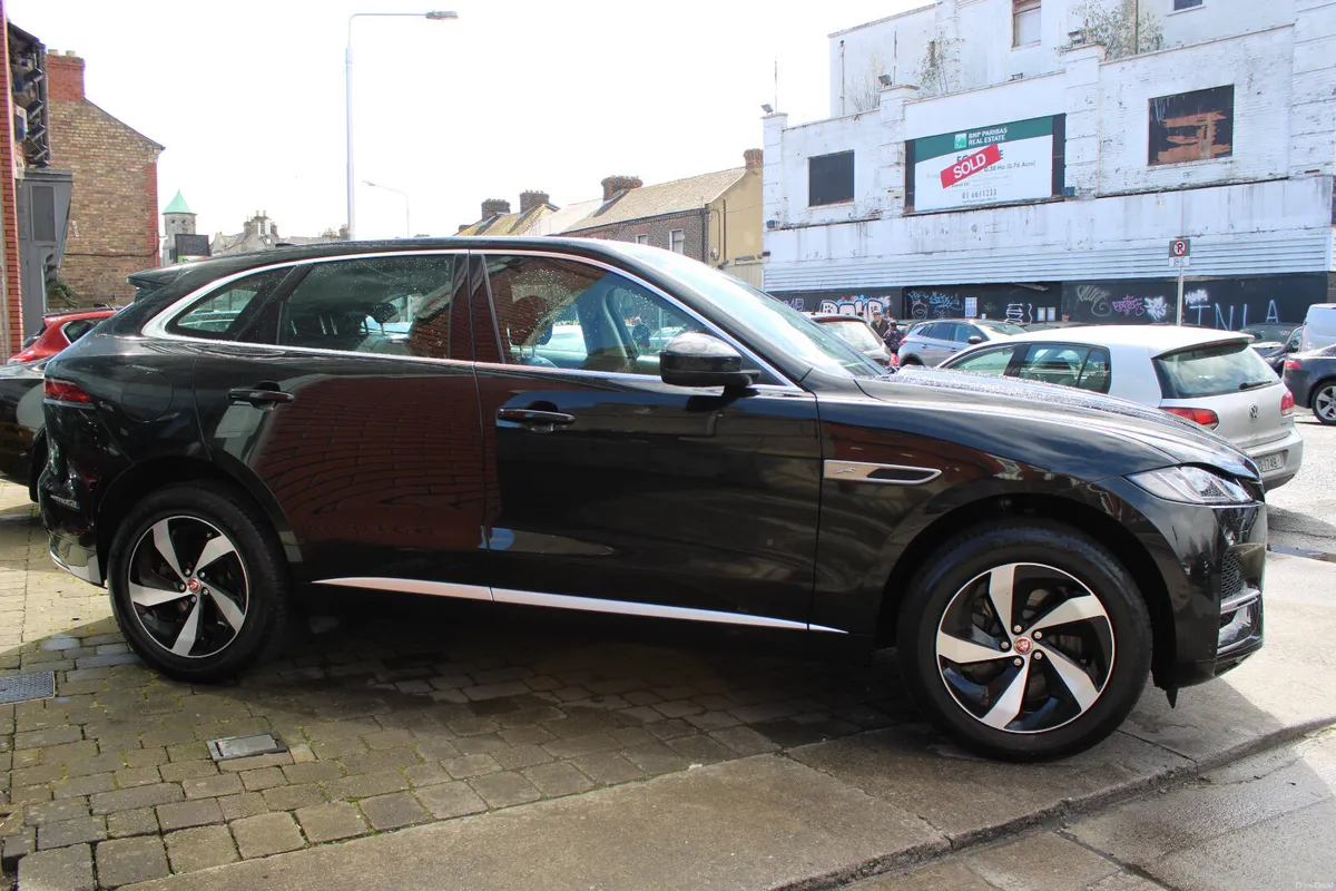 F-PACE	2.0 P AWD PHEV A AUTO 5DR 404BHP - Image 5