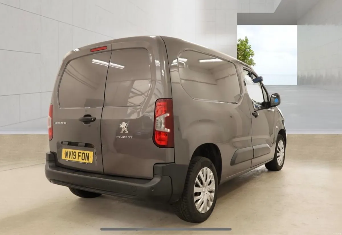 2019 Peugeot Partner Professional L1 1.6 blueHDI - Image 4