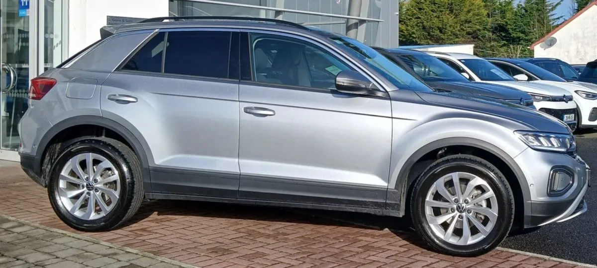Volkswagen T-Roc EDITION 75 2.0TDI M6F 116HP **REA - Image 2