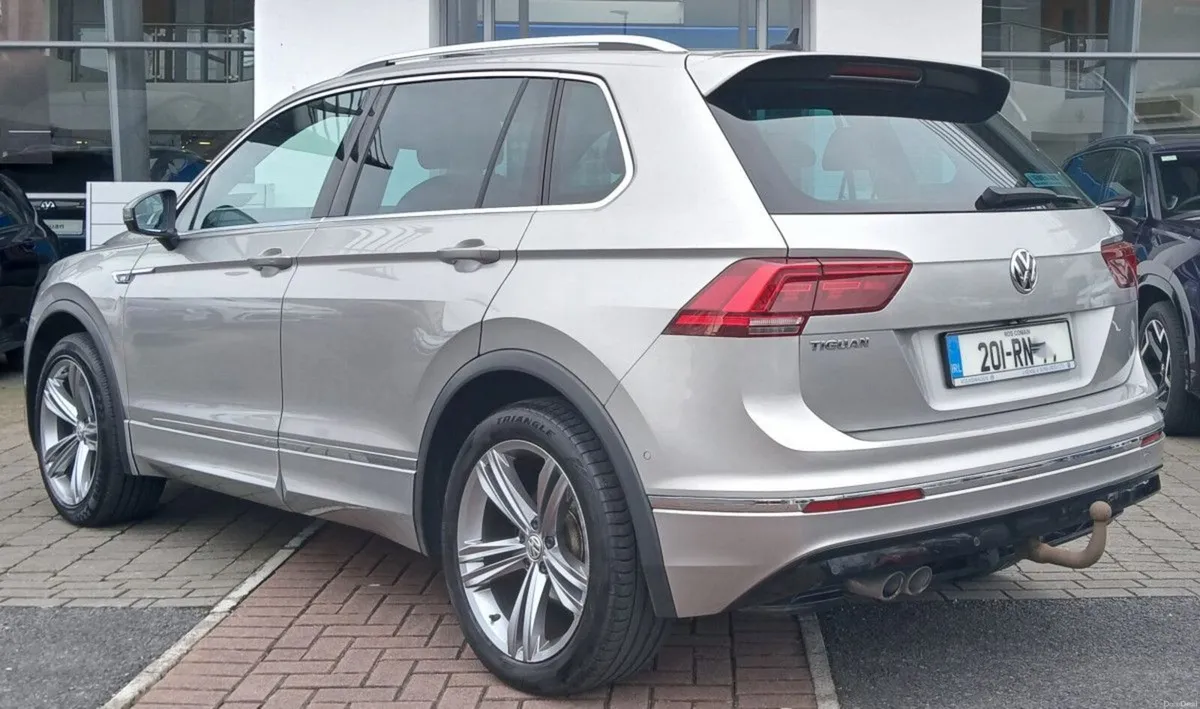 Volkswagen Tiguan R-Line 2.0 TDI 150HP **SUNROOF, - Image 4