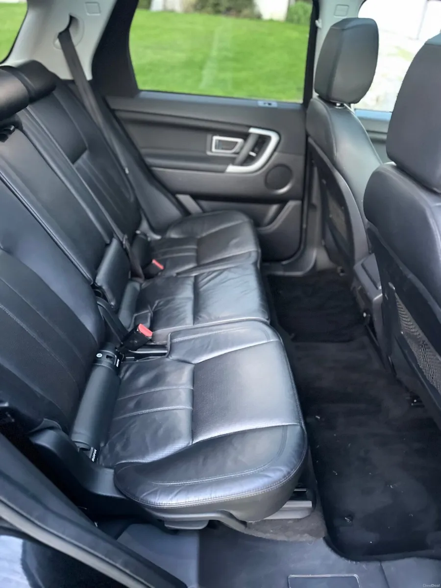 Land Rover Discovery Sport 2017 - Image 2