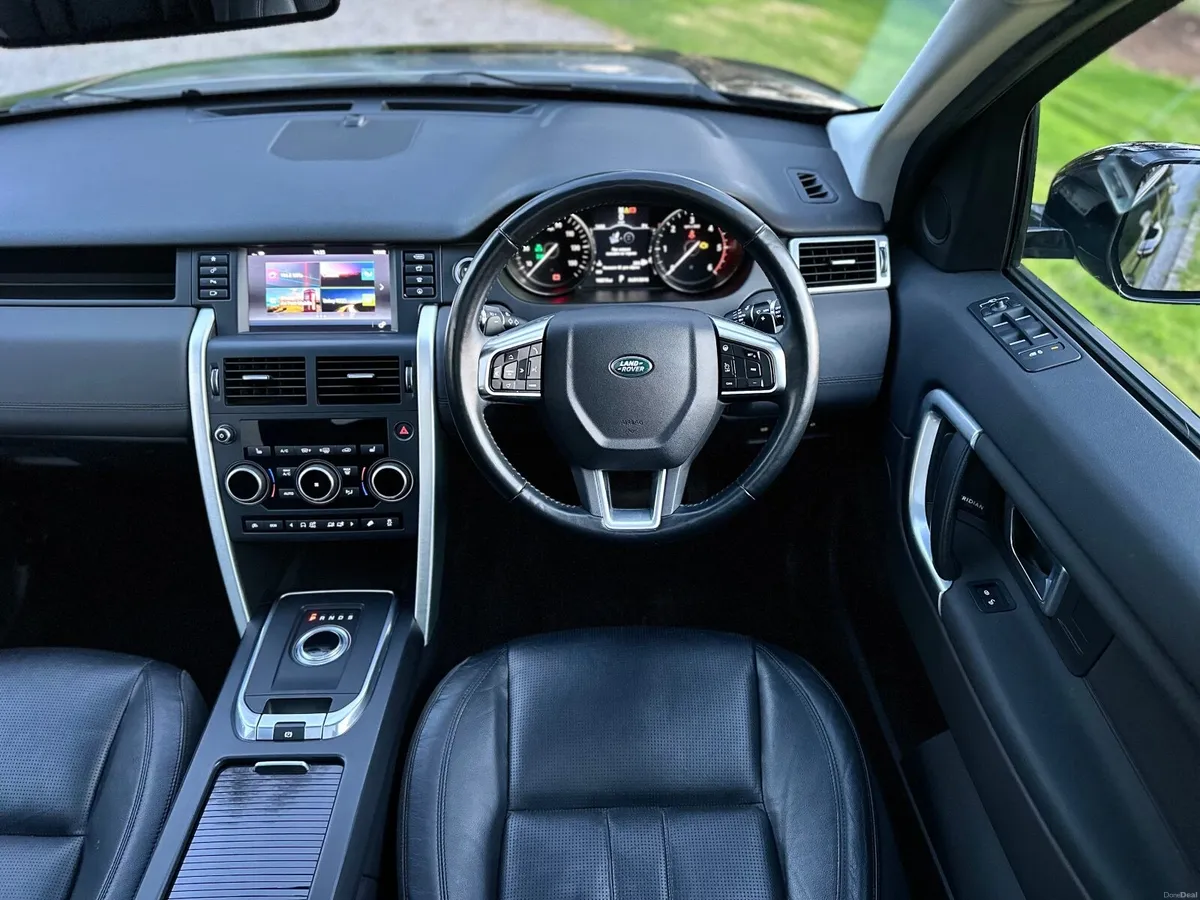Land Rover Discovery Sport 2017 - Image 4