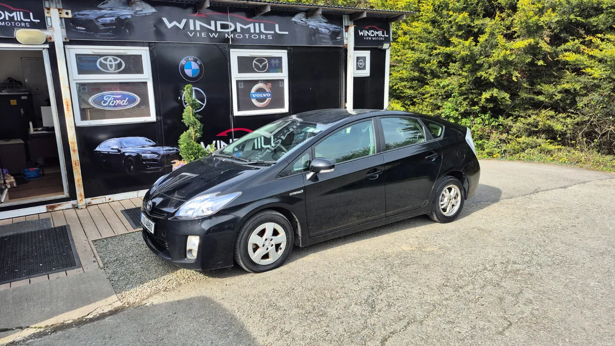 Toyota Prius 2011 Hybrid - Image 3