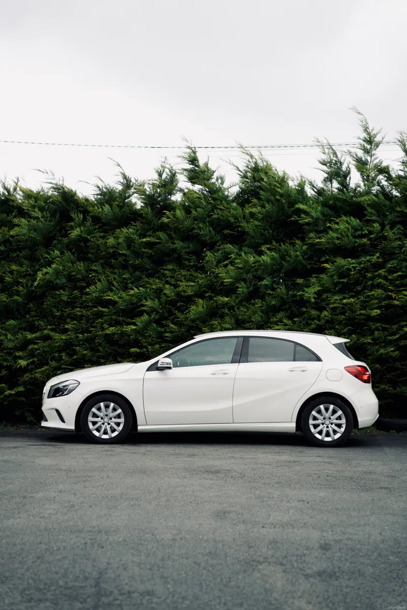 Mercedes-Benz 1.6 A180 2017 - Image 2