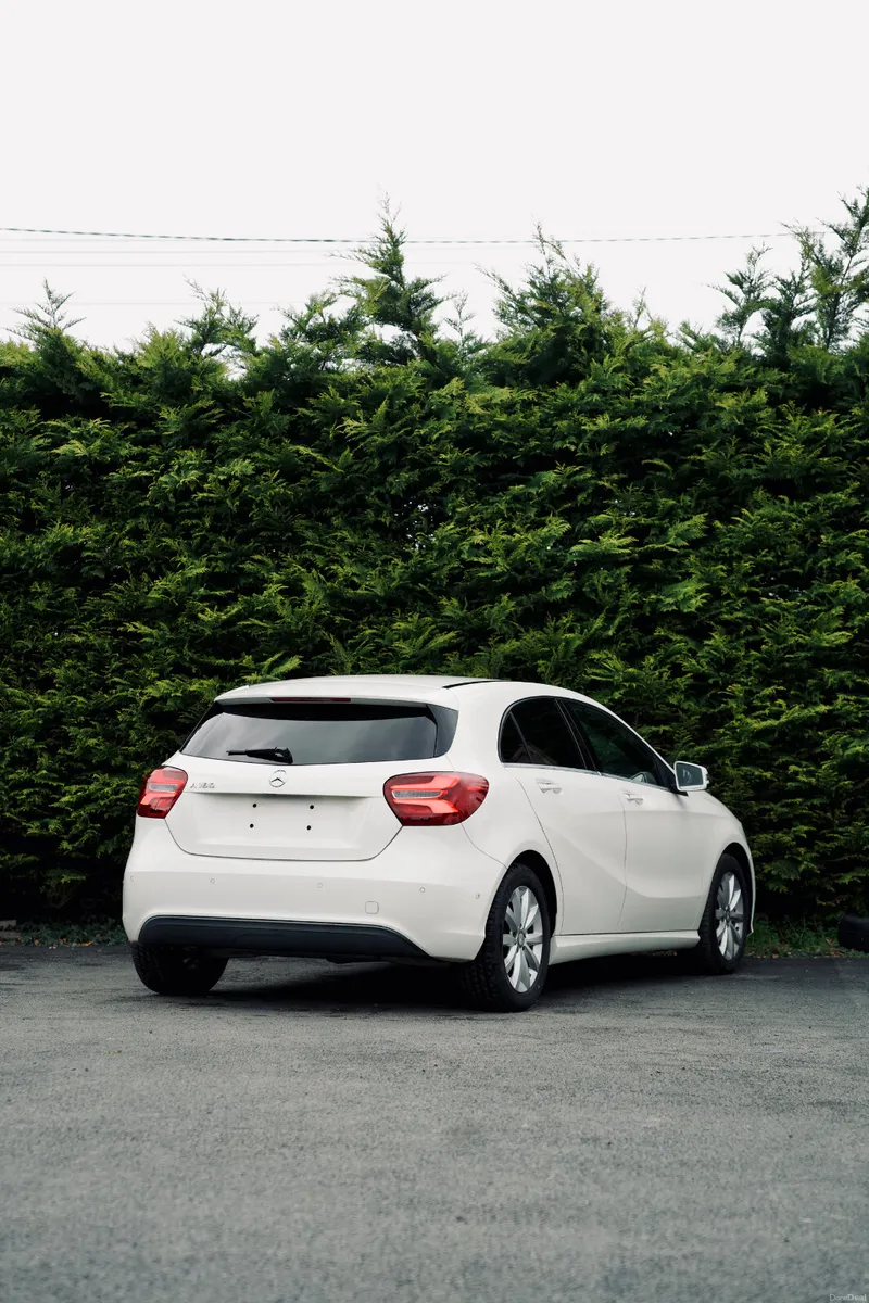 Mercedes-Benz 1.6 A180 2017 - Image 3