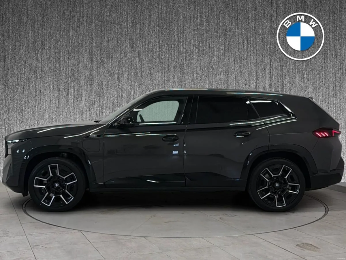 BMW XM XM 50e - Image 4