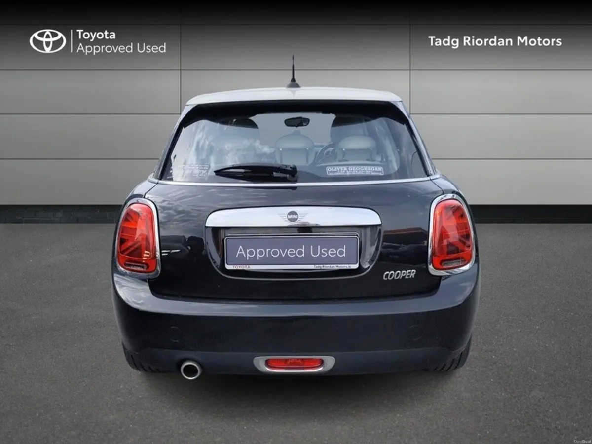 Mini Cooper EXCLUSIVE EXC5 4DR COOPER - Image 4