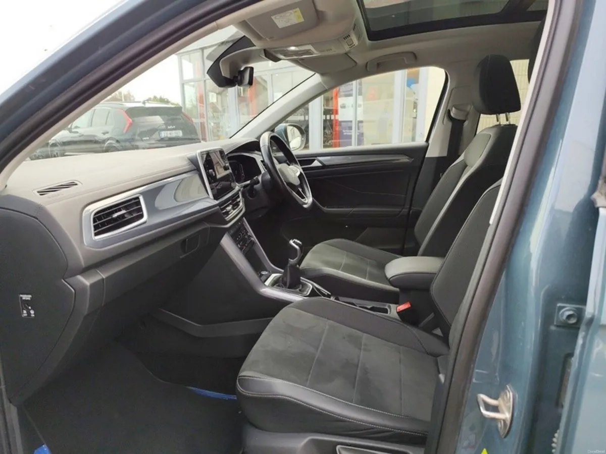 Volkswagen T-Roc STYLE PL 1.0 TSI MANUAL 6SPEED FW - Image 6