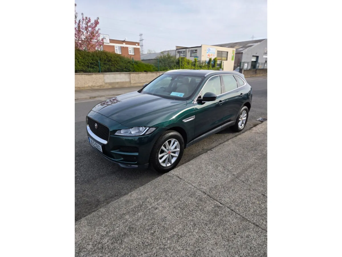 Jaguar F-Pace PRESTIGE 5DR AUTO// VERY CLEAN EXAMP - Image 2
