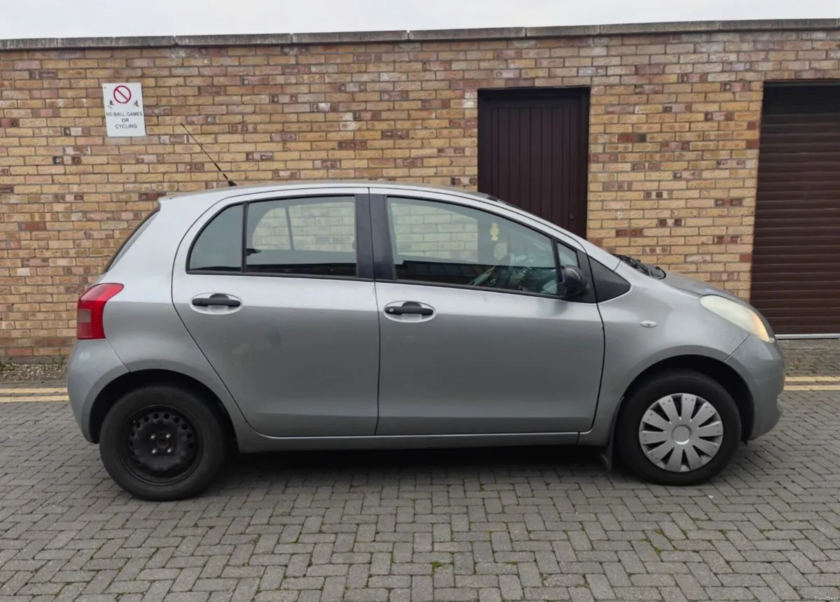 2008 Toyota Yaris - Image 1