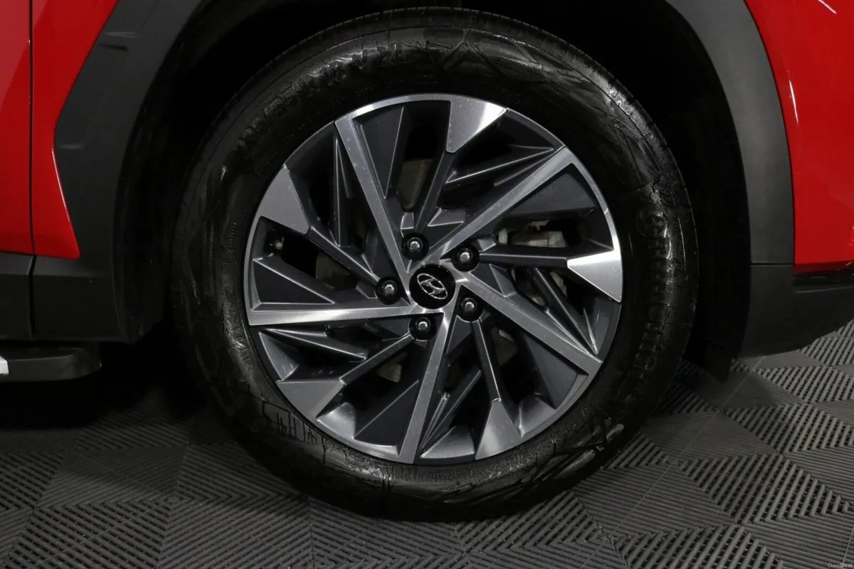 Hyundai Tucson 2WD Executive Plus - Image 4