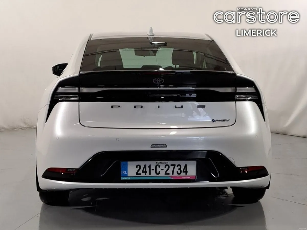 Toyota Prius 2.0 Litre Plug-in Hybrid (223 hp) - Image 4