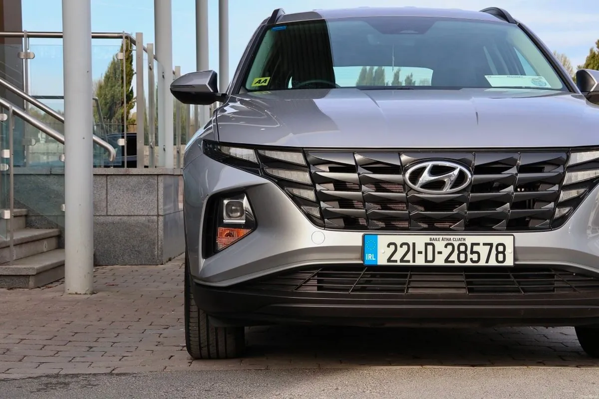 Hyundai Tucson 2WD Executive HEV Auto - Image 4